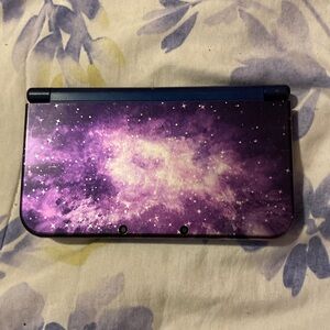 PRE- owned Nintendo 3DS XL Galaxy+ charger and games